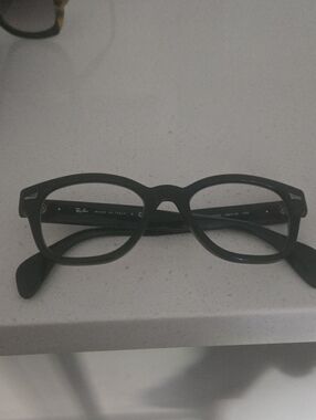 Ray-Ban Black Round Full-Rim Glasses